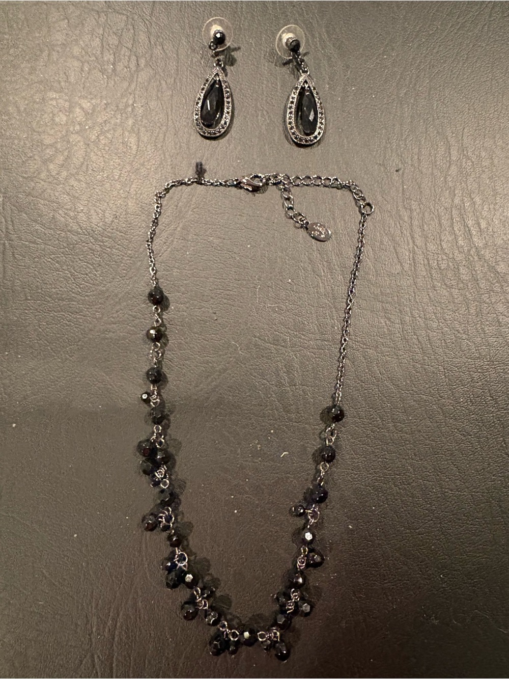 Elegant Black Crystal Teardrop Necklace and Earrings Set